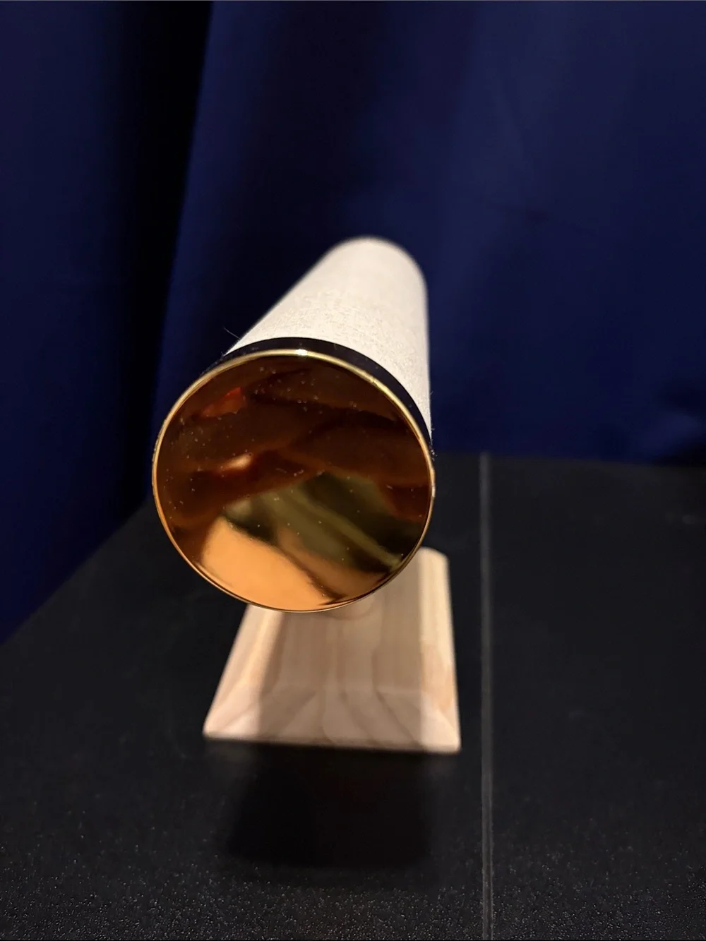 Cream T-Bar Jewelry Stand with Gold End Caps